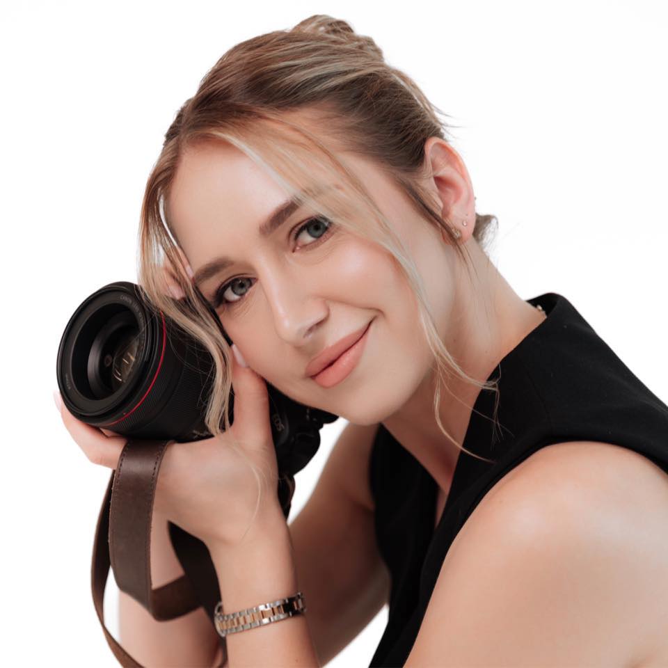 Behind the scenes on a photo session